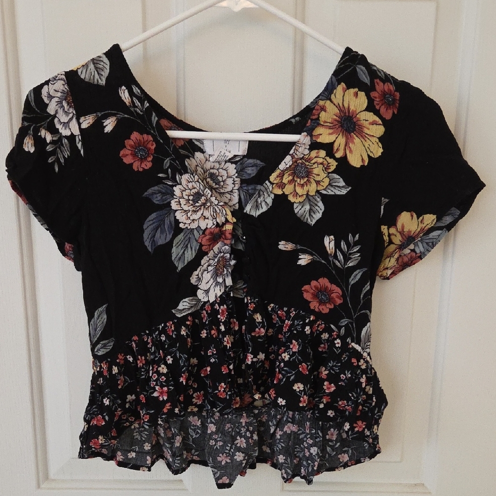 Chic Black Floral Blouse for Women